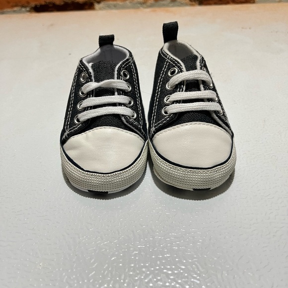 Navy soft sole infant shoes size 2 - Picture 1 of 4